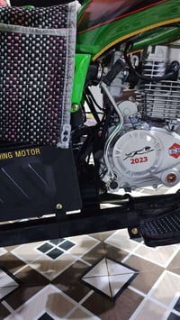 بابل جبله • موديل 23 • أوراق أصلية