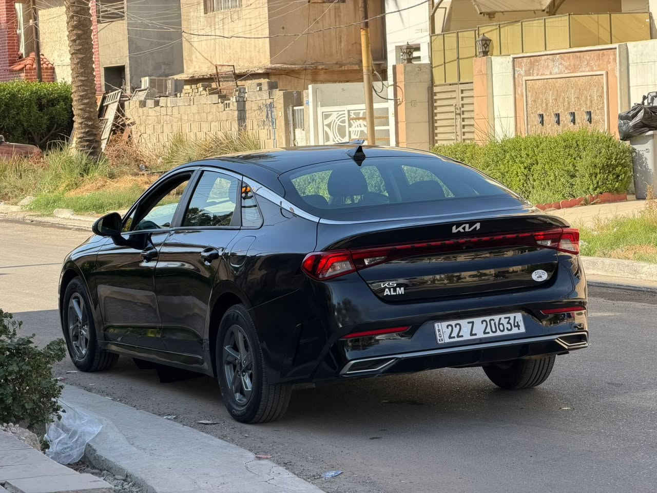 . k5  2023
رقم اربيل الجديد تحويل للمشتري
مواصفات lxs
ضررها باب خاف السائق + جاملغ خلفي
فقط قطعتين بجم كبس بلادي بوضع الشركة
عالفحص ابيع 
شاشة مع كامرا خلفية دواره 
بصمة تشغيل
تشغيل عن بعد
رادار امامي + جانبي + خلفي
سايد بريك بصمة
٤ وضعيات قيادة
مثبت سرعة
تحديد مسار
-----
بغداد المنصور
السعر  168
*********** 
 واتساب او الاتصال عالرقم
