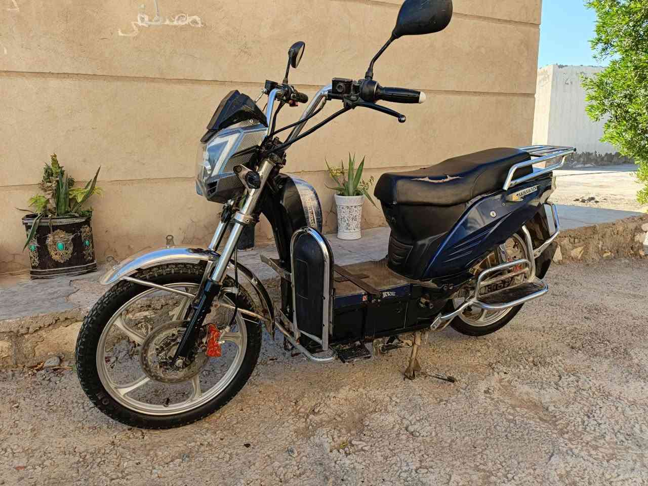 موطور شحن للبيع كلشي شغال نضافه فول بطاريات 5
السعر (350) او بيه مجال 
المكان زنكوره // ***********
