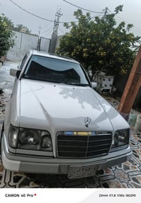 مرسيدس ١٩٩٠ • بلا ضربة • دواخل جلد