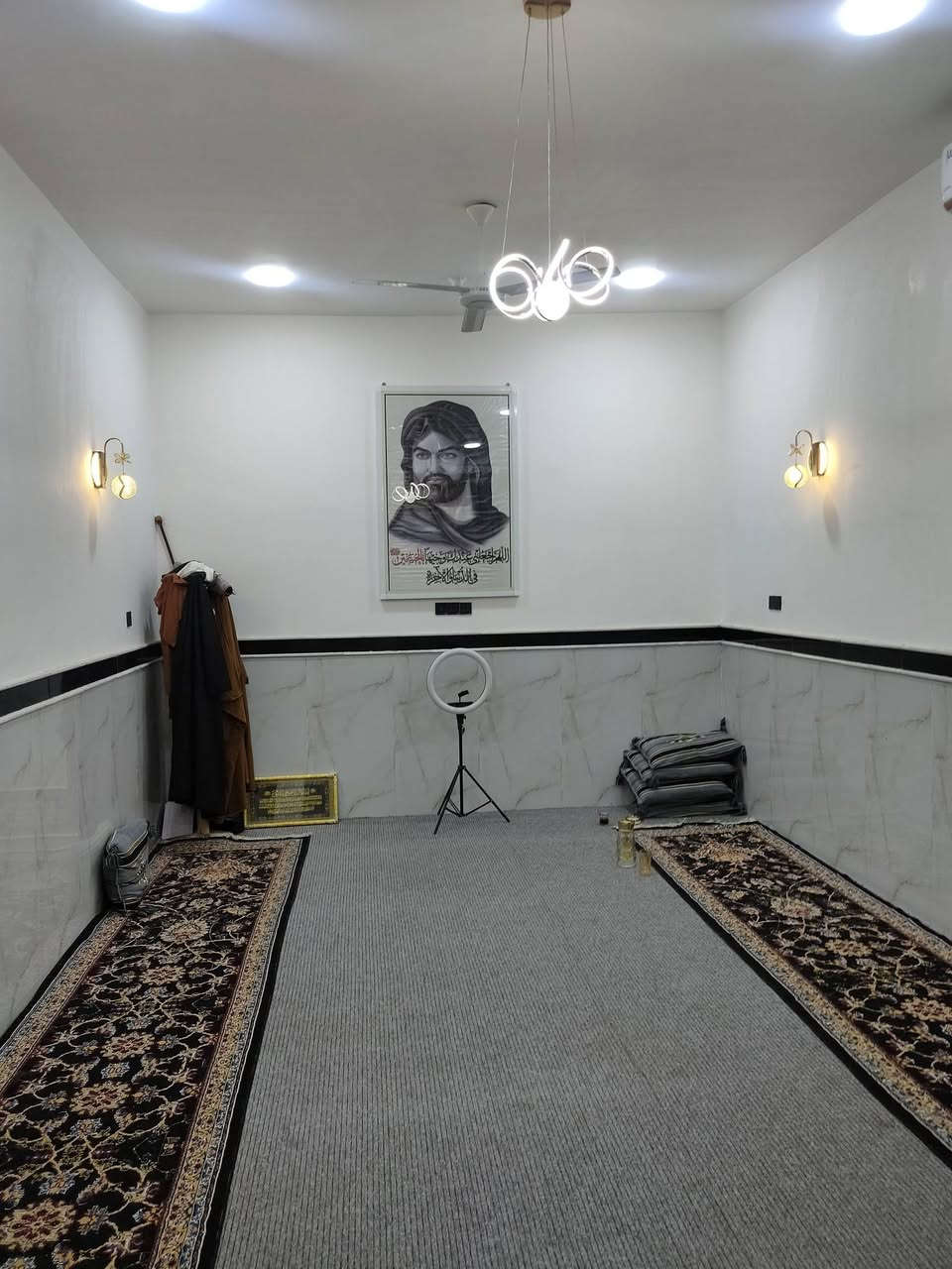 اللهم صلي على محمد وآل محمد 🌺
بيت البيع
بنيان درجه اولى

طابو سند 25

       ((  المساحه)) 

      (( 450 ركن )) 

     باني 200 باقي

         250ركن

مسلح صب كونكريت

تاريخ البناء  2025

الماجديه حجي حسن قرب الصفه القديمه

استقبال 8 ×4

مطبخ 4 × 5

صاله 8 × 4

غرفتين 5×4 
جراج سياره

على شارعين 15و10

واليريد لبيت وحده عادي

يرهم مراوس اذا بيت قاطين

للاستفسار اتصل 

وتساب

 ***********
