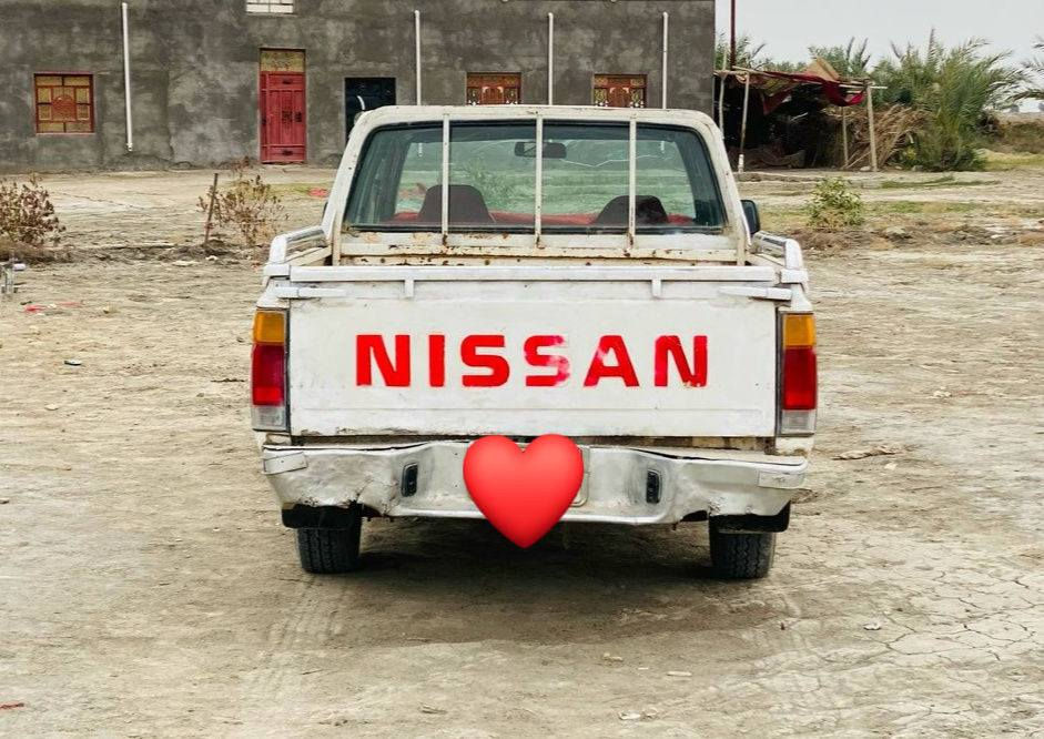 السلام عليكم سياره نيسان البيع مديل 95رقم مثنى انكليزي  مداور ثاني يوم مكينه وكير وشاصي مكفول سعر 28وبيها مجال مكان سياره سماوه قضاء الخضر الاستفسار اتصل على رقم ***********
