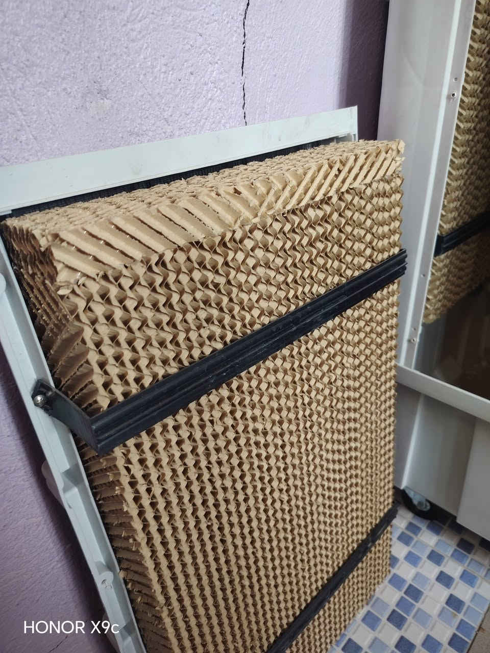 مبرده حجم 50جديده صارلها شهر مستخدمه ليفها أصفر تجي وتشوف احلى من لصوره شرط شغاله السعر250وبيها مجال الرقم للتواصل ***********
