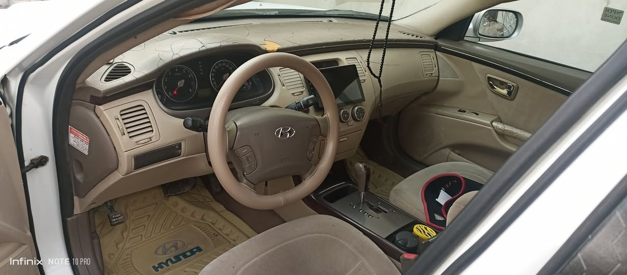 السلام عليكم
ازيرا للبيع موديل 2011 

مكينة 3800

رقم بغداد الجديد

السياره صبغ عام ضرره جاملغ خلفي واصل تكمه لخلفيه وجاملغ امامي مبدل 

بدون شاصي لغد حوض كله مكفول 

مري شفط

تحكمات 

لايت زنون عالي 

كامره

تخم تاير صدر خير من الله 

تتفئ تبريد 

 السعر82وبيه مجال مكان ديالى بعقوبه متواجد ع فيس رقمي***********
