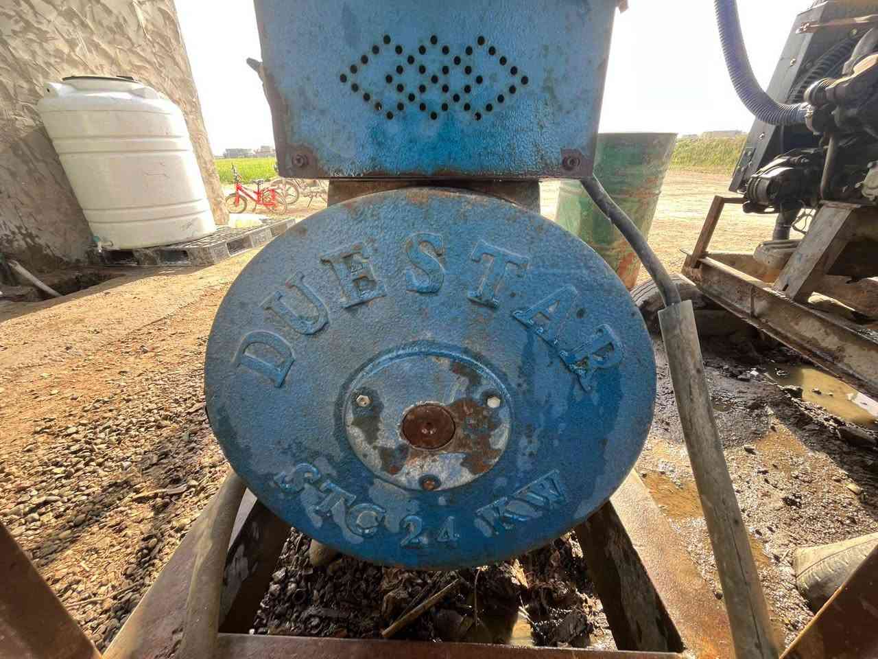 سلام عليكم مولده كمز للبيع راس التوليد 50 كيفي السعر 15 ورقه  الاستفسار انتصل ع رقم ***********
