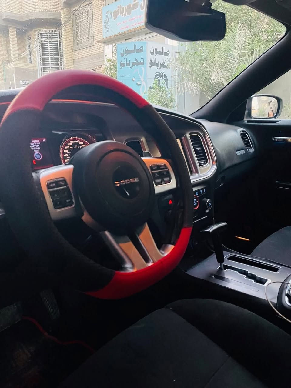 السلام عليكم جارجر 2014 للبيع او مراوس بوباما هم 8 
المحرك 5700 
سعرها 145 $ او بيها مجال حك جيتك بعيوني 
سيارة متعوب عليها مال جناي 

مكينة كير اكيل كفاله 

عليها ادامة عامة ترايك وين ميعجبك 
مواصفاتها :-

شاشة كاربلي كبيرة 

شفتات ستيرن 

تحكم كروز كله شغال 

حدادية جديده 

تخم تاير هيلوا جديد مع ويل 18 اصلي مع ويل srt 

باتري جديد 

كزوزات رياضية مرعبة اصلية ( حاليا مرجعها بلادي الرياضي موجود عندي جيب او شد )

منظومة زمون بيها لايت مرعب بالشارع 

بلكات ريسنك 

مجاول جدد

بخاخات جدد 

فيول بم دبسون ياباني اصلي 

حادثها مرفق بالمنشور 

شباب الي يشوف سعرها اهواي يترك كلمة طيبة النا وان شاءالله يحصل الافضل 
مكانها بابل 
السيارة بسمي شخصيا مداور ثاني يوم 
***********
