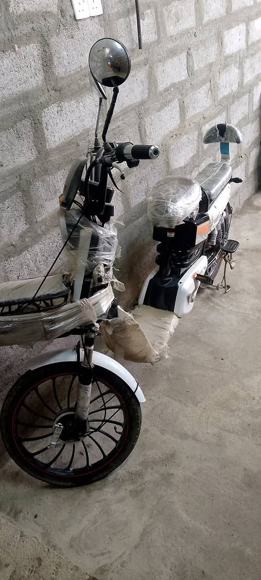 بايسكل شحن للبيع حجم 20 جديد السعر 150 وبيه مجال بدون باتري اللي يريده يطب لي خاص


**إذا كنت صاحب هذا الإعلان وتريد حذفه لأي سبب، رجاءا أرسل رسالة إلى الدعم الفني**