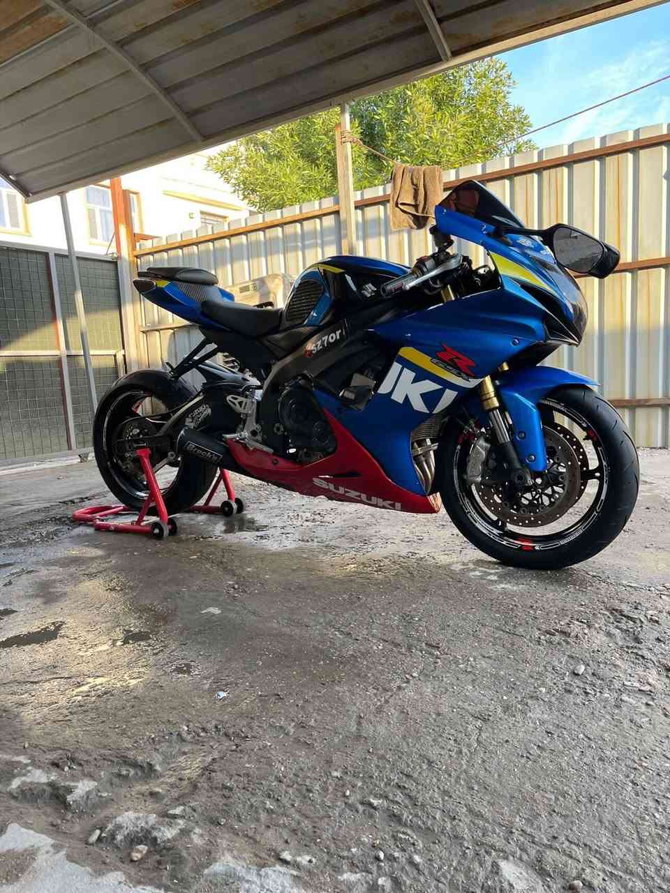 سلام عليكم
جكسر 750 موديل 2014 
بدون اوراق. وبيع فقط 
دراجه جاهزه بدون نقص 
سعرها ب57 ورقه ومجالها قليل 
***********
مكانها بغداد
