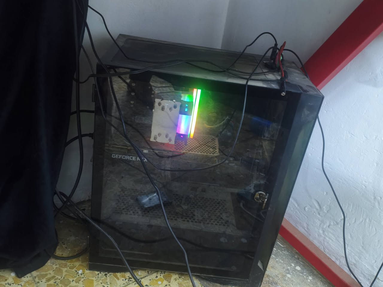 Pc
شاشه 185 هرتز
مع ميز كيمنك
سماعات دي جي كيبورد وموس عادي
مواصفات 
كارت شاشه 3060ti 6g
معالج جيل 11
مذربود اتوقع 650
ذاكره مع داخلي تيرا ونص
رامات ssd 16
قيم وخذ التواصل ***********
