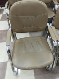 كراسي نضيفه للبيع التواصل على الرقم 07801217048 مكلف بالنشر غير متواجد...