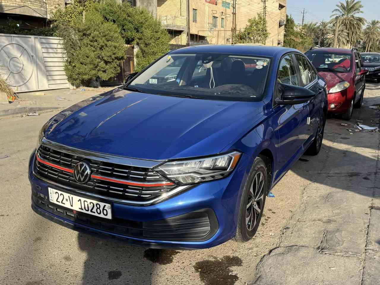 سلام عليكم
فولكسواكن جيتا 2022 سياره جديده نص فول 

بيها بنيد وجاملغ النفر صبغ فقط بدون دواخل بدون كلشي 

المواصفات

شاشه العداد كبيره دجتيل: 

رادار امامي 

رادار جانبي 

رادار خلفي  

كامره خلفيه 

تحديد مسار 

تحكمات ستيرن 

سايد بريك بصمه 

شاشه كبيره 

لايت زنون بلادي

بكلايت ليد  

وباقي المواصفات المعروبه 

سياره جديده بمعنه الكلمه واحلى من الصور 

ماشيه 50الف كيلو  رقم اربيل بأسمي هزه وسنويه ورقم كله جديد تحويل ثاني يوم 

مكان السياره : بغداد شقق الصالحيا
***********
