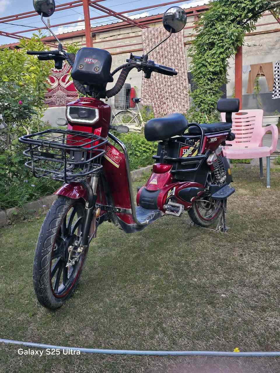 500 وبي مجال قليل 
مكان بيجي 
كله شغال
***********
