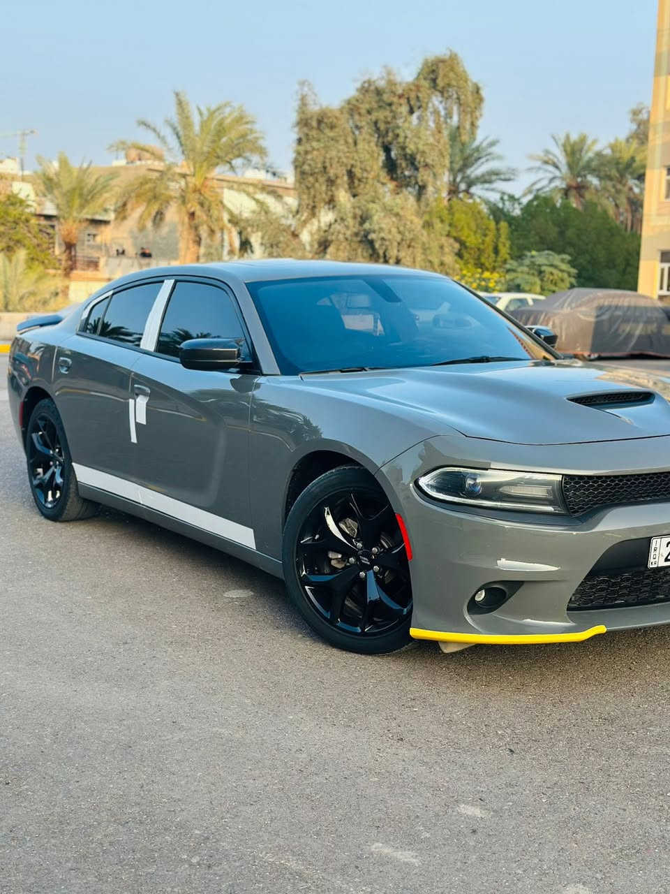 السلام عليكم 
جارجر للبيع فقط 
موديل 2017 خليجي sxt
محدث بنيد جيتي 
مكفوله كفاله عامة
موصفات 
فتحة 
شاشة جبيرة 
كشنات تدفئة 
كشن سايق كهرباء 
سيارة كلش حلوه 
مكان سيارة بغداد الغزالية 
سعر 248 وبيهة مجال 
رقم ***********
