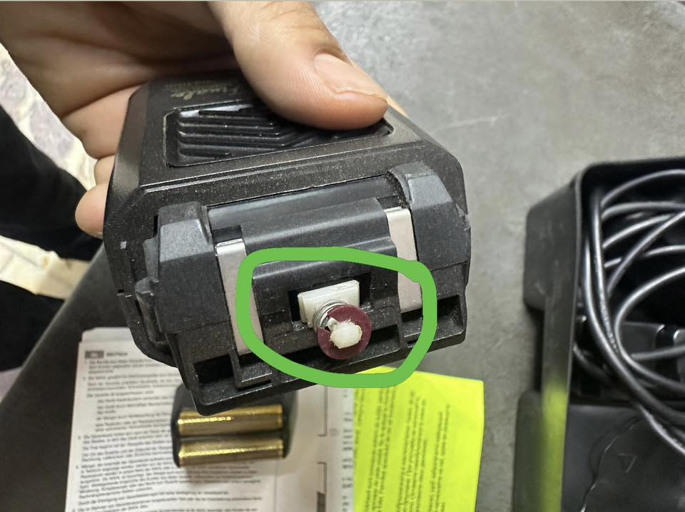 مكينة ويل اصلية بعلبته بيه عطل بس بالملعب مال موس موضح بالصوره الماطور شغال وكلشي مابي بطارية  كلش زينه مكينه مكاوله عدا الملعب مال موس
مكان بغداد حي القاهرة 
***********
