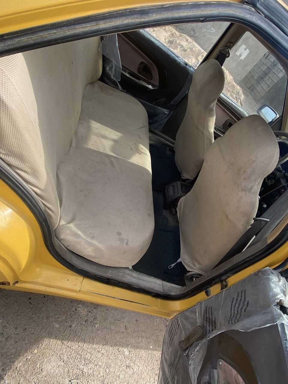 بيجو ٢٠١٣العنوان بآبل ناحيه للبيع مصفرة من هيئه وغرامات حداديه وتخم تاير وتبريد بالسويج السنويه ٢٨
الرقم:***********
