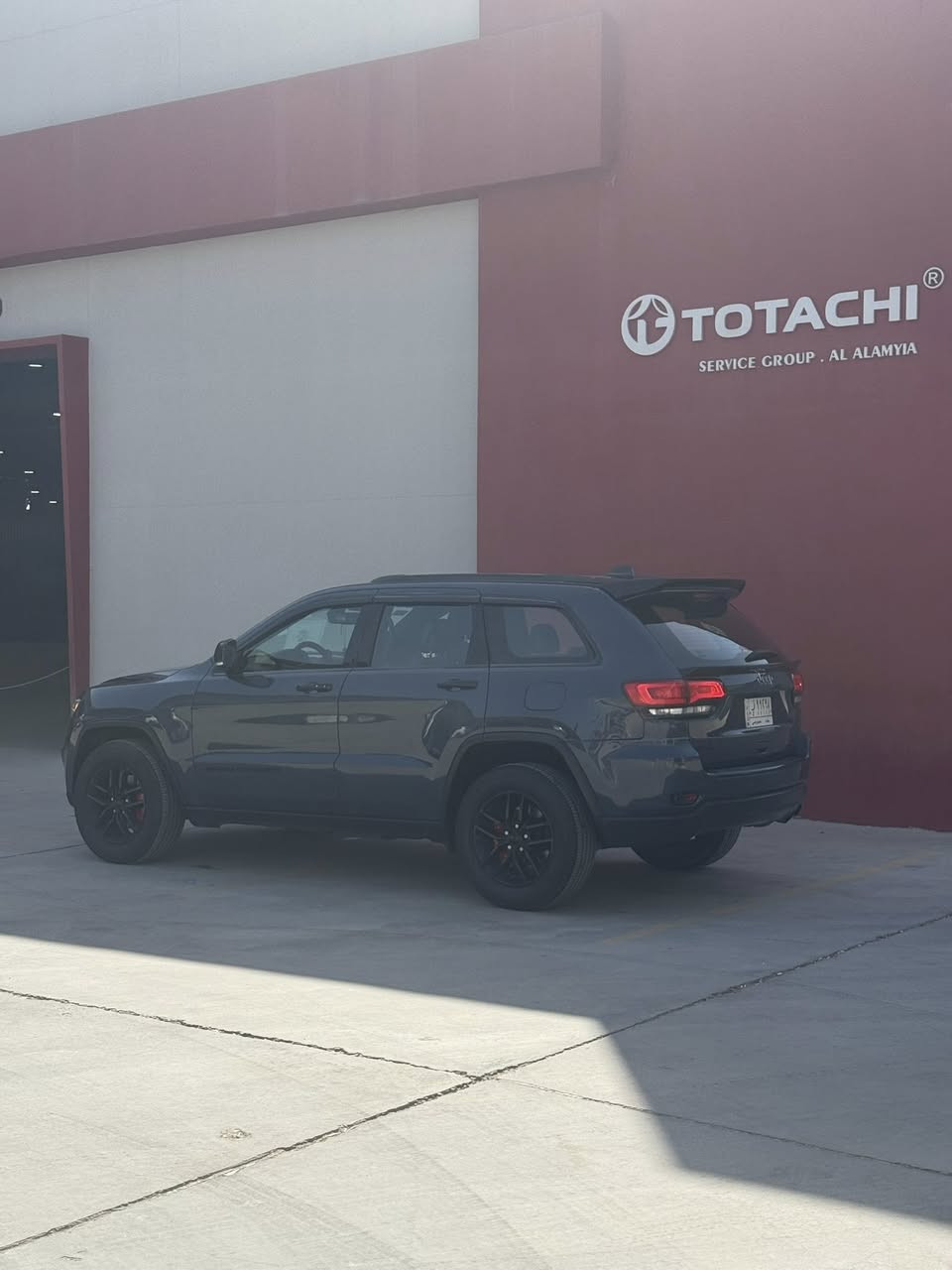 السلام عليكم 
جيب كراند شيروكي 
موديل 2019 
لمتد مواصفات اوفر لاند 
فول عده الجكات 
رادار امامي 
رادار خلفي 
رادار جانبي 
اشاير بالمري 
حساسات خلفي 
اللون ازرق غير محدد
رقم بغداد تحويل ثاني يوم 
ماشيه 144 الف قابل للزياده 
حادثه من امريكا سطحي وخفيف 3 قطع 
وبالعراق الباب خلف السائق صار بيه صبغ يعني 4 قطع
ايرباك برده وحده وراجع سستم  
محرك 6 سلندر 3.6 
السعر 239$ وقابل للتفاوض 
مكان السياره النجف الاشرف 
السياره نضيفه حداديه جديده مصار شهرين من مسويه تخم تاير جديد السياره كلش مداريه ونضيفه 
للاستفسار اكثر 
*********** 
غير متواجد عالفيس
