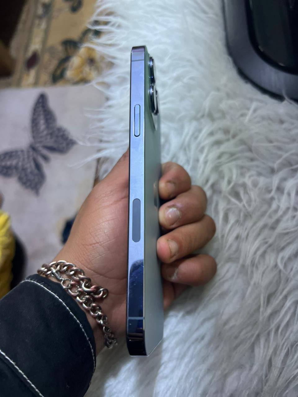 من رخصه الاونر 
السلام عليكم آيفون 13برو ماكس ذاكره 256 بطاريه 92 جهاز نضيف كفاله عامه كله شغال تجي تفحص الجهاز براحتك وتروح 
السعر (750) بي مجال حق الجيه 

رقم *********** موجود وتساب ورصيد
