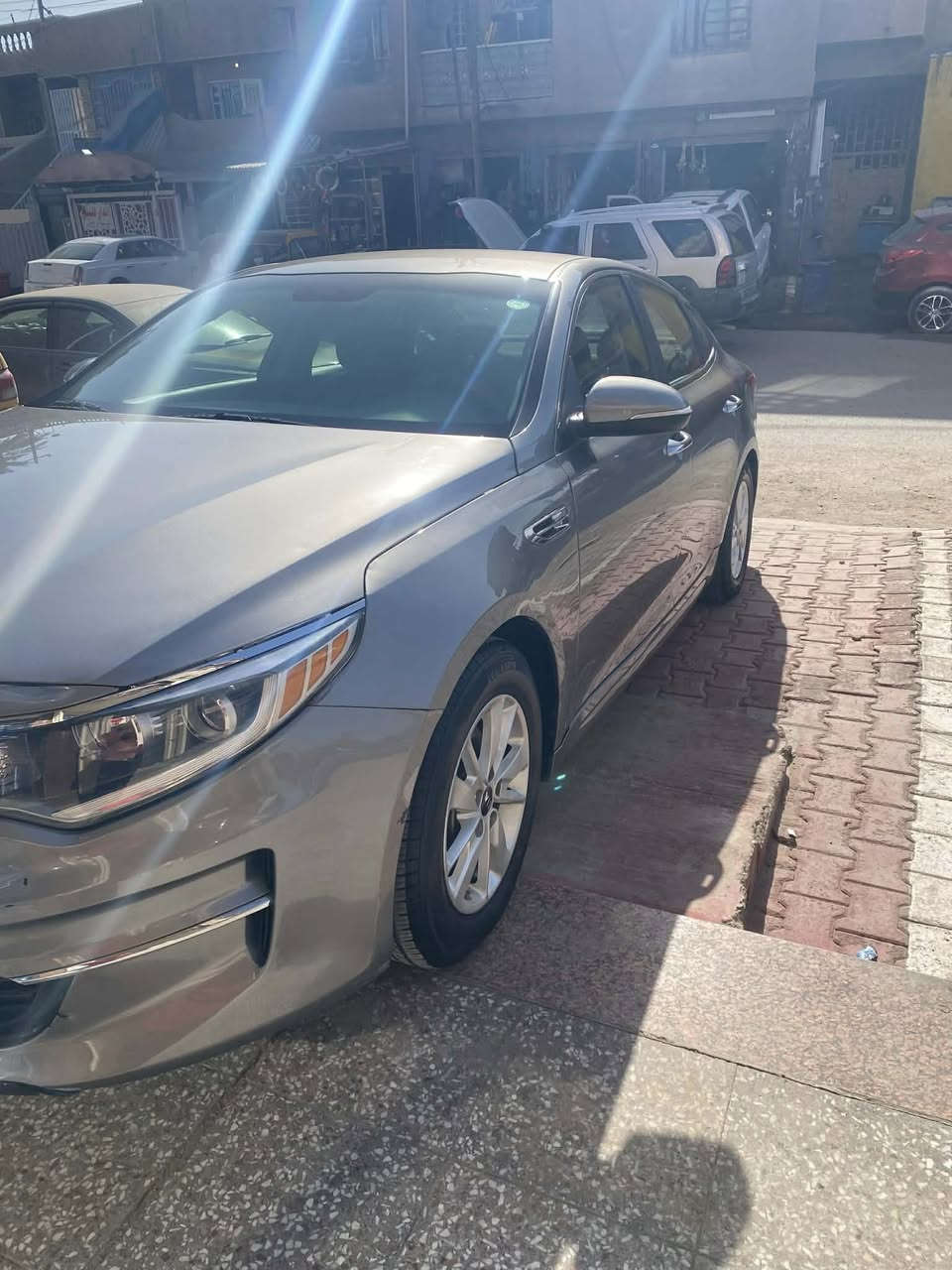 بيع او مراوس
كيا اوبتما موديل 2018   FE  وارد امريكي

السيارة كفالة عامة ماعدا ضرر امريكا البنيد فقط ومهنا بالعراق جوة قبغ البانزين فقط مكفولة من الشاصي والغد والدواخل 

سيارة  ماشية 90 الف 

رقم شمالي  الجديد هزة وفحص وسنوية كلشي جديد لل 29 

المحرك 2.4.معلي الكازكيت المرغوب  .انسى الدوانز يعني فول عادي وطير 

المواصفات :

مانع انغلاق المكابح ABS  . 

* المصابيح الأمامية مع LED . 
اشاير بالمرايات 
* حساسات خلفية  . 

* شاشه كبيرة مع نظام ملاحة نفكيشن GPS .

* الشاشة كبيرة  مع اوپشنات وكار بلي وخرائط 

رادار خلفي وبالمري 
3 انظمه قيادة رياضي واقتصادي وطبيعي . 

* محدد سرعة . 

* تلفون بلوتوث . 

* الرقم شمالي  تحويل ثاني يوم او وكالة 

السعر   128وبيها مجال 
*العنوان: بغداد الشعب 
للأتصال على الرقم 
***********
