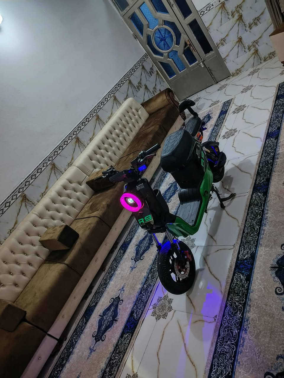 السلام عليكم
دراجه شحن مكفوله كفاله عامه 
صارلها سبوع من جبتها 
أي استفسار اتصل ع الرقم 
***********
