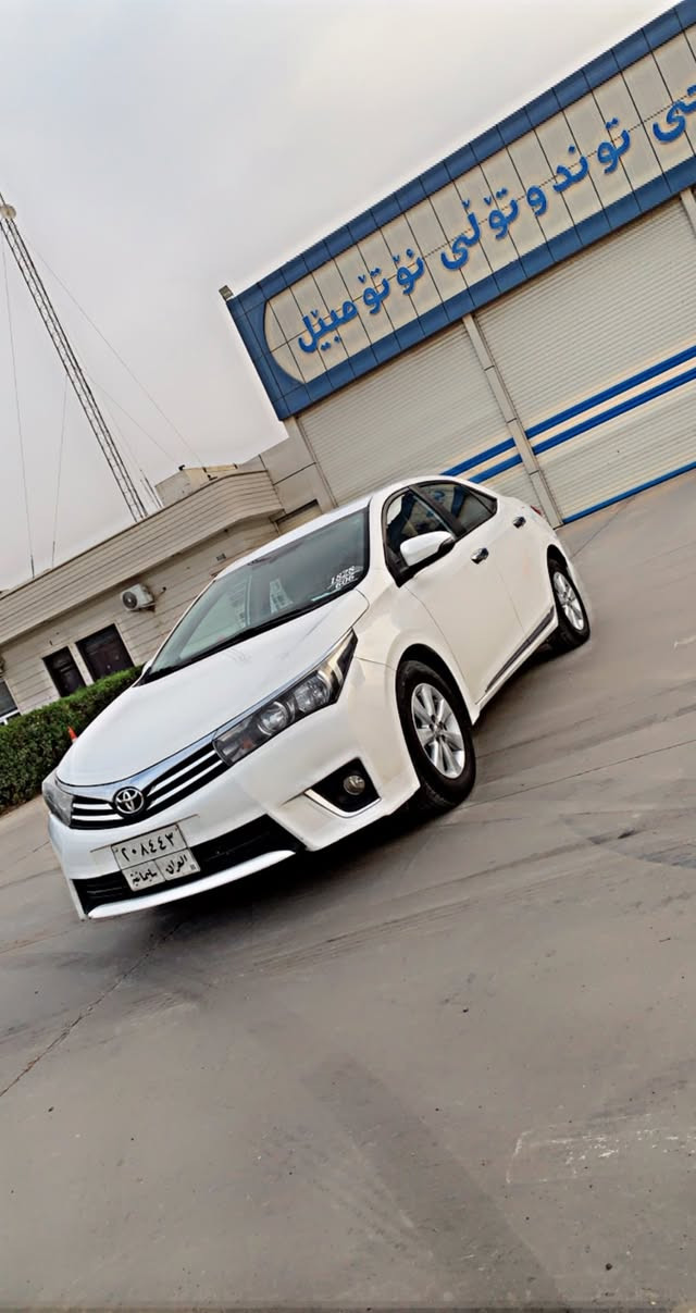 توێتا کرۆلا  ٢٠١٥ ی خەلیجی ناو زەرد 
مەکینە ٢٠ و بەشەرتی گێڕ و مەکینە و مەکینەی لۆکی لەسەرە 
١٠٩ هەزار ڕۆشتوە و ڕەقەم و سەنەوی تا ٢٠٢٧ نوێیە ، بەشەرتی تەحویل و غەرامە (١١٨$) و ماعمەلە 
***********
سەیارەکە لە کەلارە
