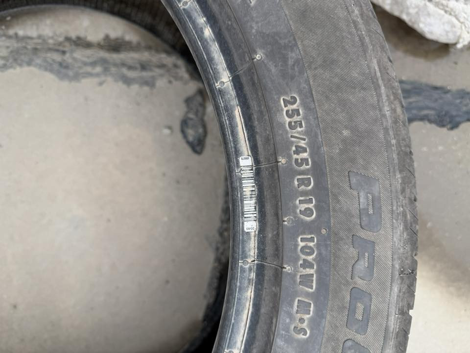 السلام عليكم شباب عندي زوج تاير واحد حجم 20 واحد حجم 19 للي اتفيده ايقيم وياخذ ***********
