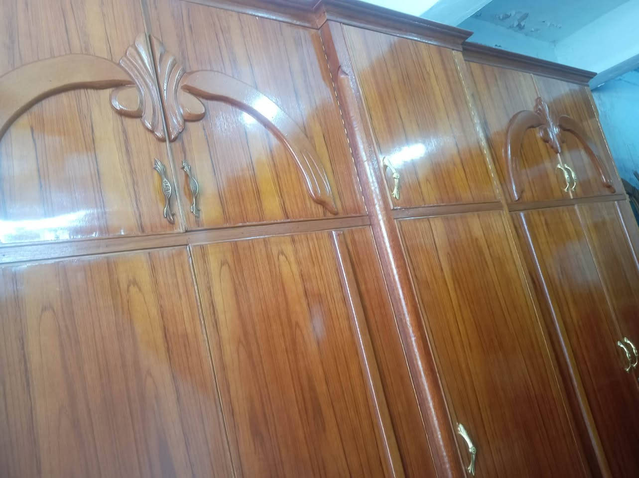 غرفة ٥باب صاج ملحق شغل ثقيل جدا نظيف توصي ظهر جمبر جاهزة شغل درجة أولى السعر ٦٧٥ قفل تواصل خاص ***********
