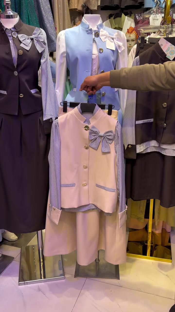 الألوان  اتجنن 😍😍 @أبرز المعجبين


**إذا كنت صاحب هذا الإعلان وتريد حذفه لأي سبب، رجاءا أرسل رسالة إلى الدعم الفني**