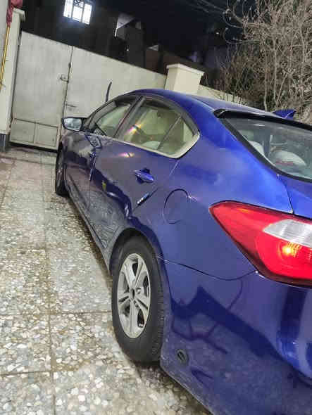 سلام عليكم كيا فورتي موديل ٢٠١٧ وراد امريكي  حادثها خلفي بيها 4قطع صبغ بدون ضربه نعتبرها حزام دواخل 
السياره مكفوله 
فولل موصفات عدا الفتحه  مكينه ٢٠٠٠ كير اي تي
السياره ما ناقصها برغي
 رقم بغداد مشروع وطني سعر 110 وبيها مجال
 ماشيه 100 الف مكاني بغداد الامين ثانيه للاستفسار ع رقم ***********
