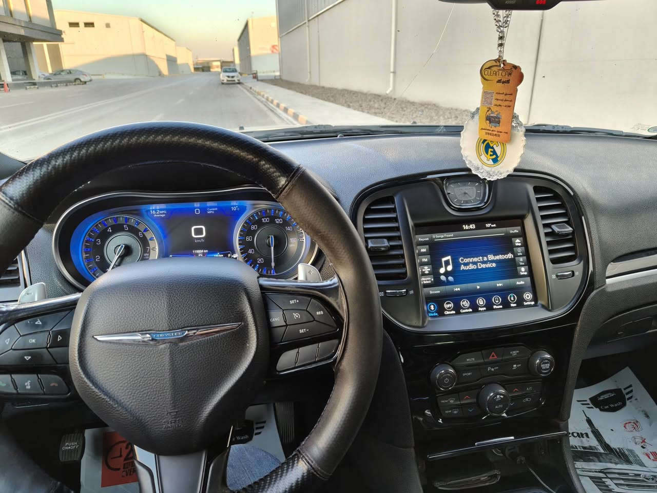 بيع مستعجل
اوباما S موديل 21 هيمي 5700 للبيع فقط
السيارة بدون صبغ وجاهزة بدون اي مشاكل
حادثها موضح بالصور بنيد مبدل نفس اللون وجاملغ السايق راجع بارد وبدنة راديتر مبدلة
ايرباك دشبول والدشبول مبدل وكلشي تمام سستم
مواصفاتها 
كشنات جلد
كشنات أمامية كهرباء 
تدفئة كشنات أمامية 
رادار جانبي نقطة عمياء
حساس امامي خلفي 
تعتيم ذاتي للمري
صوت سستم الباين ويه مضخم صوت خلفي 
عليها ويلات نجمة خسفة قويه وتايرات 275 
صدر السيارة مبدل كله وماكو اي صوت لو طكطكة
عليها ولف حماوه ريسنك 82
وبرمجة سيفتي يم البطل مصطفى آيكل 
دفيوزر وحلوك بورلا
بجم عريض المرغوب
صوت اكزوز رهيب عل ريموت تفتح وتسد بكيفك
المحرك مكفول وعليه سيرفس كامل من بلكات وحتى فيت بمب اصلي مبدل بالصيف الفات 
الكير مبدل بواحد كامل مال كصة (القديم بيه ضعف بالكلجات) يعني تنساه منا ل 300 الف كيلو
السيارة حاليا ماشية 122 الف كيلو قابلة للزيادة
--------------------
السعر 225 وبيها مجال بسيط وما تلكه هيجي سعر حتى لو مهجومة بشرط
للاستفسار :
***********
