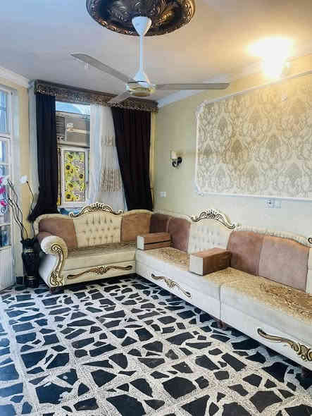 السلام عليكم دار للبيع المساحه120طابقين متكامل البناء كله طابوق نظيف كلش المكان الرحمه منطقة 4000 قرب مدرسة الأوزاعي طابو صرف بااسمي السعر 115وبي مجال بسيط كلش للاستفسار ***********
