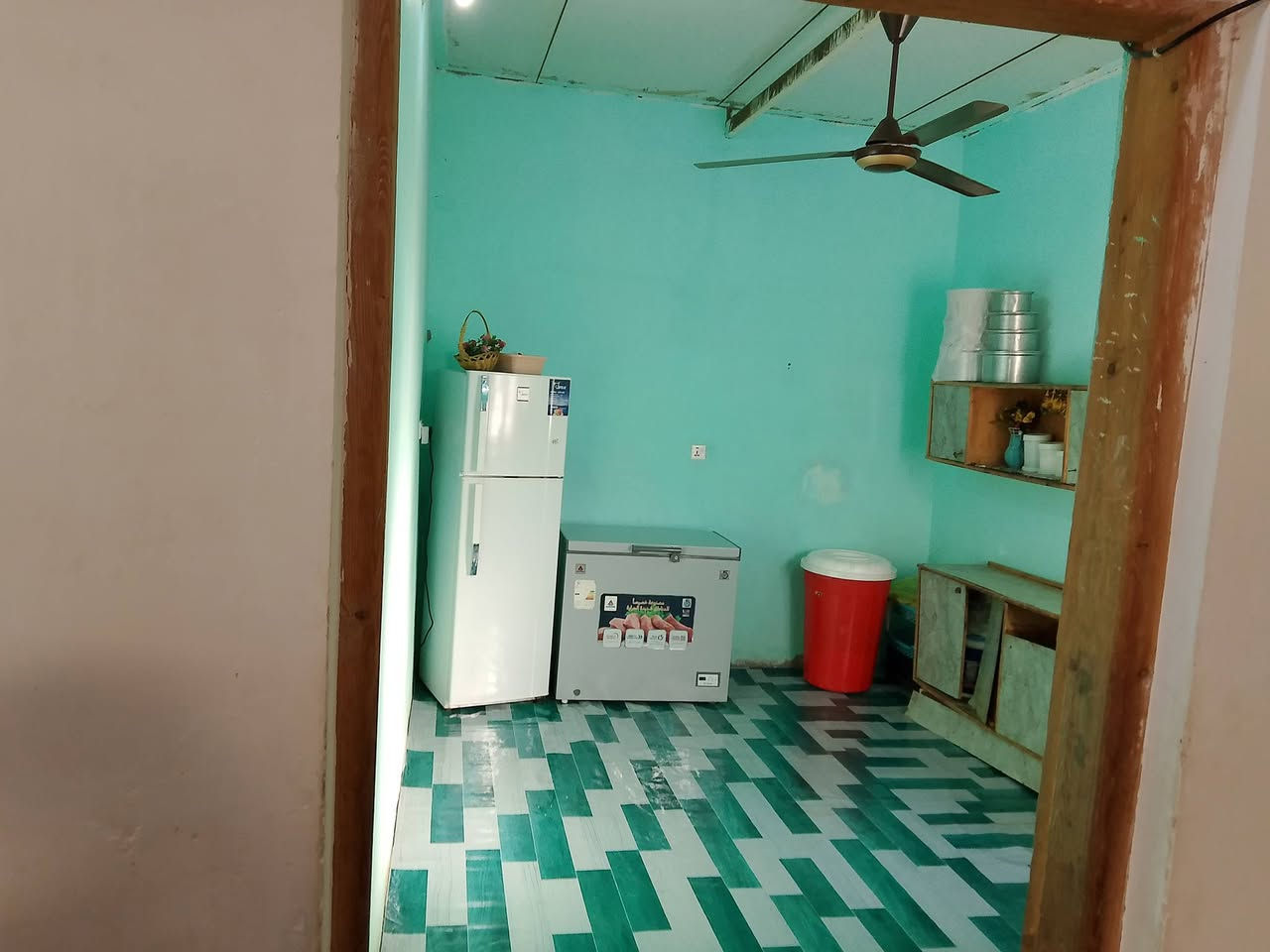 قطعه ارض للبيع او بيه مشتمل كامل يعني تجي كبل تكعد بي مساحته 200متر علا طريق سيدي براهيم يم يم المولده الثانيه اوكافت الخدمات موجوده يمه العلم البيت بلوك او سكف سندوجي الشارع ماله عشره متر اوكلش قريبه علا الشارع يعني خمسين متر السعر 45اوبيه مجال او هاذ رقمي ***********رجائن المو شراي او يحب بس يعامل لا يدك اني كاتب السعر مي يحتاج يسئل ومن الله التوفيق للجميع انشاء الله
