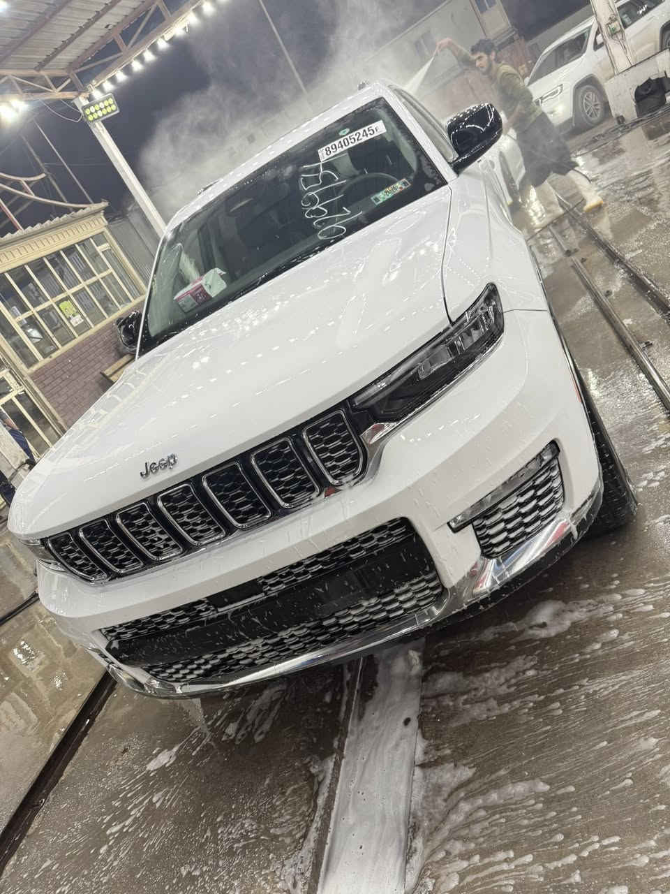 سلام عليكم لبيع لبيع فقط 
جيب لاريدو 
موديل ٢٤ 
ماشيه ٢٨ الف ميل 
رقم بغداد بسمي اني مستوردها 
حادث بلمنشور بدون ايرباك سليم 
مواصفات لاريدو معروفه اكو فتحه اكو بدون فتحه هاي بيها فتحه 
السعر ٣٣٠
عنوان بغداد الدوره 
هاتف ***********
