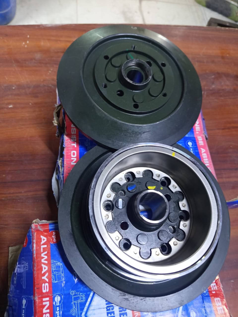 السلام عليكم ورحمه الله وبركاته 
يعلن مجمع نمبر وان1
......(توفير توفير توفير )....   
قطع غيار تكتك بياجو🛺🛺
اسعار تنافسيه 
الموقع 📍: البصره حي الزيتون (شارع الزيتون الرئيسي)
متتوفر توصيل جميع محافظات العراق 🇮🇶
تواصل واتساب :
***********
***********
