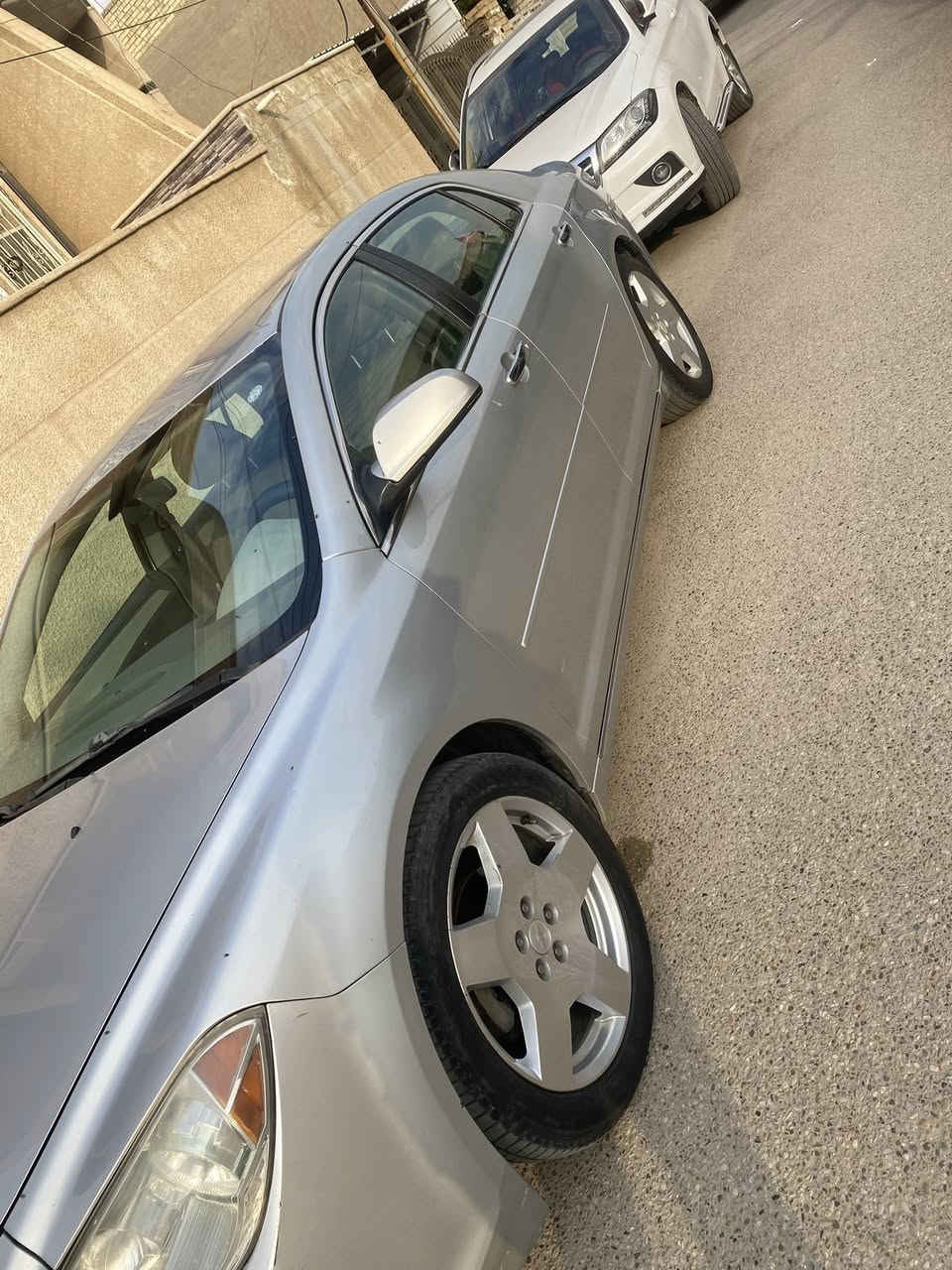 سلام عليكم بدون زحمه اقره المنشور قبل لا تتصل….
للبيع ماليبو موديل ٢٠١٢ خليجي رقم سليمانيه باسمي سنويتها مو ساقطه بدون حادث بيها فقط ربع الباب الخلفي مصبوغ بسبب شخوط مو حادث وبيها بالداير مال الجاملغ الخلفي بارد باقي السياره بدون حادث او صبغ كير مكينه جدد شادهن كهربائيات وضع شركة بدون اي جطل تخم تاير نص عمر نقصها صدر امامي خلفي رايدها ب٨٤ ورقه وبيها مجال بسيط

للتواصل *********** /متوفر واتساب ….

مكان السياره بغداد حي الجهاد👍
