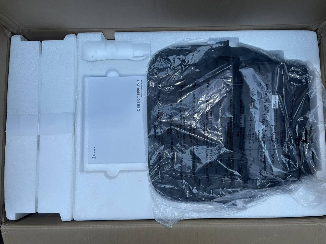 🌸850  الف 🌸

مكنسة روبوت كهربائية ايكوفاكس DEEBOT T30 OMNI الأحدث
DEEBOT T30  OMNI روبوت مكنسة كهربائية متطور ✔️ 
يجمع بين قوة شفط قوية تبلغ 11000 باسكال مع نظام تنظيف دقيق متعدد الأسطح. 
يتميز بتقنيات متقدمة مثل TrueDetect 3D 3.0 و TrueMapping 2.0 لضمان تنظيف فعال و شامل لمنزلك.

حول المنتج
الميزات الرئيسية ECOVACS DEEBOT T30  OMNI
قوة شفط قوية: يمتلك قوة شفط تبلغ 11000 باسكال، مما يجعله قادرًا على تنظيف السجاد بعمق.

التنظيف الشامل: يغطي مساحات واسعة بكفاءة عالية، ويصل إلى زوايا الغرفة بفضل تصميمه المتقدم.

منع التشابك: الفرشاة الرئيسية V-شكل تقلل بشكل كبير من خطر تشابك الشعر.

التغلب على العقبات: يتخطى العقبات التي يصل ارتفاعها إلى 20 مم، سواءً كانت جافة أو مبللة.

نظام رفع الممسحة الأوتوماتيكي: يرفع لوحات التنظيف تلقائيًا عند اكتشاف السجاد.
TrueDetect 3D 3.0: يتجنب العقبات بدقة عالية، ويستخدم
استراتيجيات مختلفة للتعامل مع مختلف الأجسام.
TrueMapping 2.0: يرسم خرائط دقيقة بسرعة، ويخطط مسارًا 
ذكيًا للتنقل في المساحات الضيقة
وبي ضمان


**إذا كنت صاحب هذا الإعلان وتريد حذفه لأي سبب، رجاءا أرسل رسالة إلى الدعم الفني**