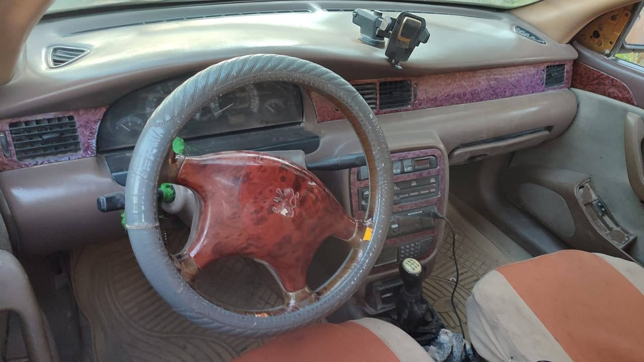 سلام عليكم (سمند موديل ١١رقم بغداد مكفوله من الضربه من مكينه وكير وتبريد ويه السويج مكانه حله طهمازيه عوفي مداور ثانيوم سنويه مانافذه بعدهي السياره جاهزه للشارع ماتصرف عليه ربع دينار سياره حلوه وجاهزه السعر ٢٧وبيه مجال حك الجيه مجال قليل الشراي يتصل وبي خير ويدلل ***********

