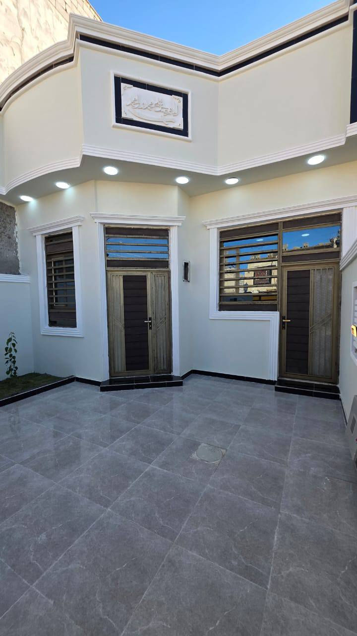 #اسعد_الله_أوقاتكم_بكل_خير ***********
دارين  سكن للبيع ⛪️ بسعر بلاش 
بيوت حلوه مرتبه 

#مساحت كل بيت 150متر  بناء حديث بعده بل جيس

#يحتوي البيت على غرفتين نوم 
و ديوان 
و صاله 
و مطبخ 
و صحيات داخلي و خارجي و كراج سياره 
بيت كلش مرتب 

كافه الخدمات متوفره 

#جنس_العقار :: طابو صرف زراعي بأسم عراقي سند ٢٥ 

البيوت علا شارع مقرنص 10 متر 🛣️

#العنوان ابو الخصيب  طريق سيد حامد قرب مدينة الاندلس السكنيه

سعر كل بيت 88مليون  و بي مجال 
#للاستفسار الاتصال على الهاتف 📞📳
📳((***********
