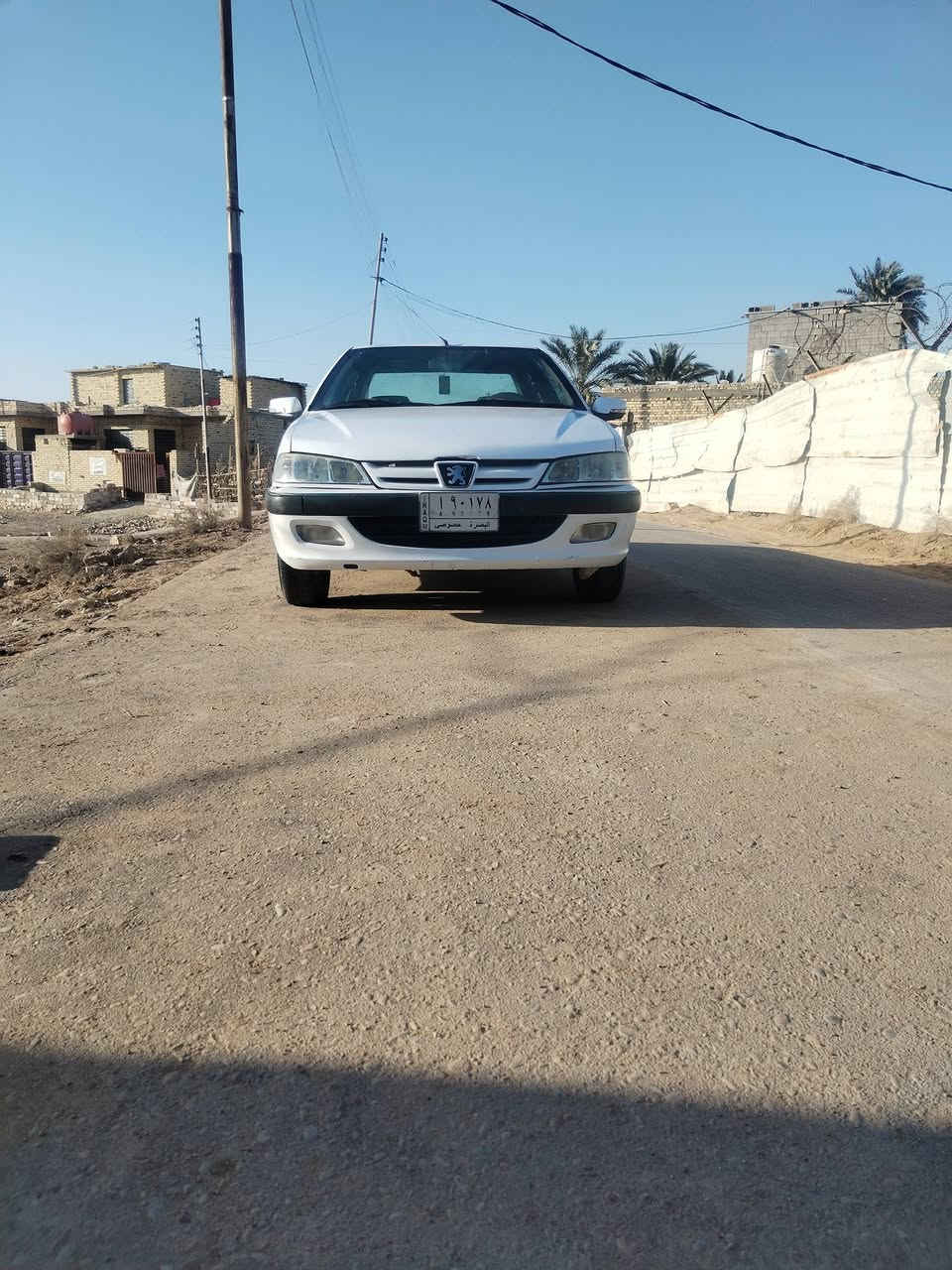 سلام عليكم بيجو بارص ٢٠١٥ السياره جديده مامتعوبه كير مكينه حداديه تخم تاير تدفئه تبريد سنويه ٢٨ مداور ثاني يوم بيها ضربه بجنطه الباقي كفاله مكان ميسان السعر ٤٠ اليريد يتصل ***********
