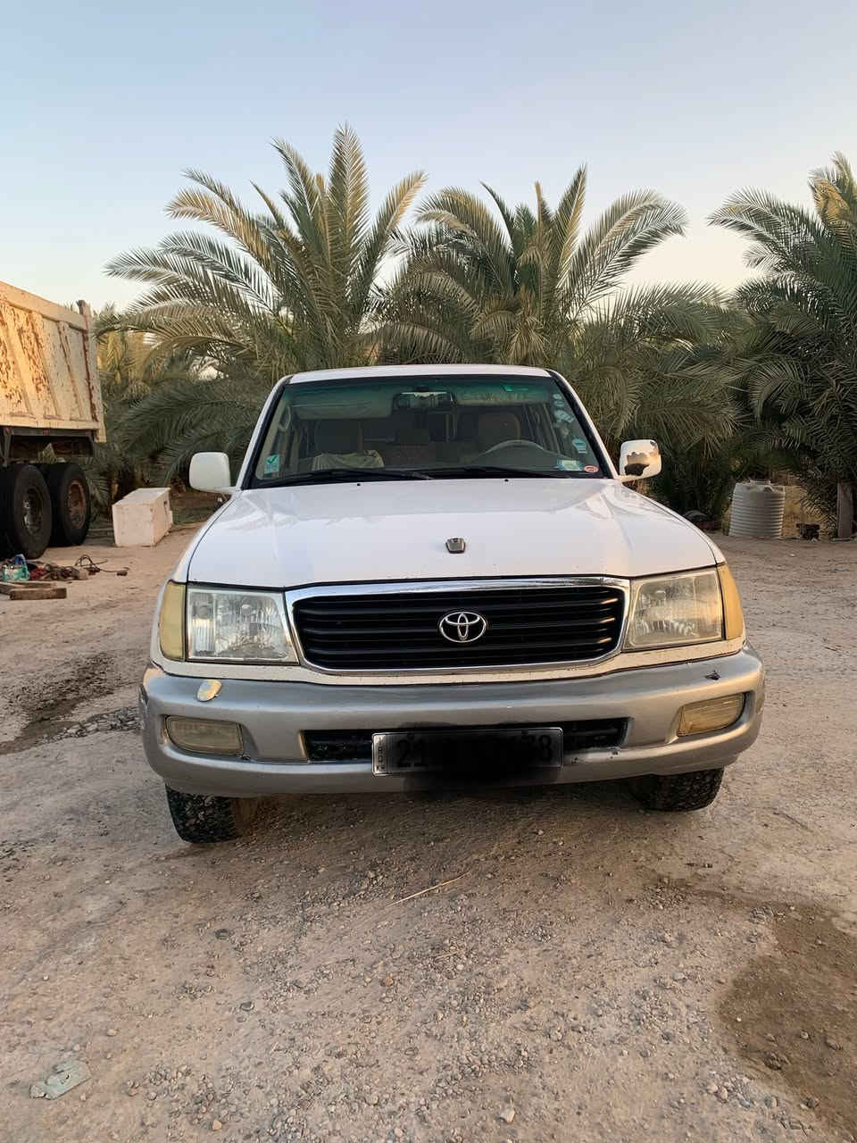 لاندكروز 99
فول  عادي كير مكينه شرط

جام كهرباي  دواخل بيجي صاج 

3قطع تبريد ثلاجه  

دبل اسبير منظومه غاز 80

سعر120وبيهه مجال ***********
