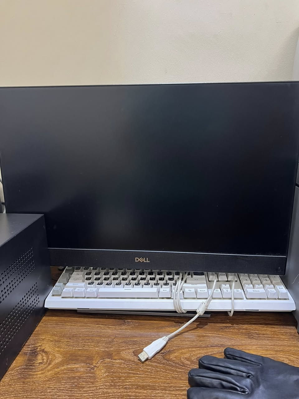 سلام عليكم عندي طابعات للبيع  للتواصل الاتصال على ***********
