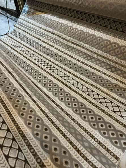 كل خيطٍ فيه يحكي قصة, ... 
وكل نقشةٍ تحمل بصمةَ فنانٍ أبدع في تحويل الخيوط إلى حكايةٍ من الجمال  

المجموعة الجديدة من الموكيت البوهيمي ماركه ومصنع merinos carpet
المتوفرة في معرضنا, بقياسات تصاميم حسب الطلب يتم التقطيع .
فيديو داخل تعليق
#متوفر___جملة__مفرد 

زورونا في معرضنا: 
ـ ديالى جلولاء قرب سوق الجمعة #مقابل_جسر القطار )
للحجز والاستفسار ,***********
