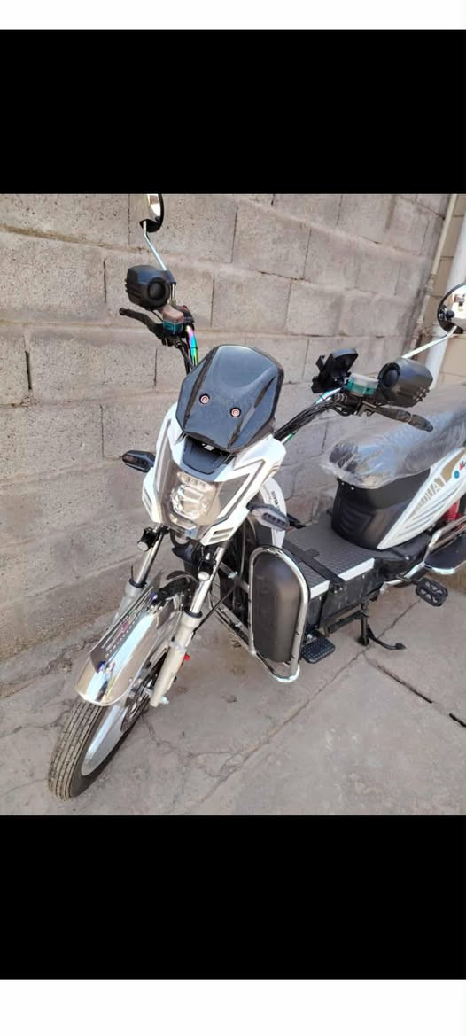 هارلي موديل 25
ابو البصمه نضيفه فول 
6 بطاريات ع الفحص
جهاز نذار مانع السرقه 
السعر 700 وبي مجال 

‭***********
