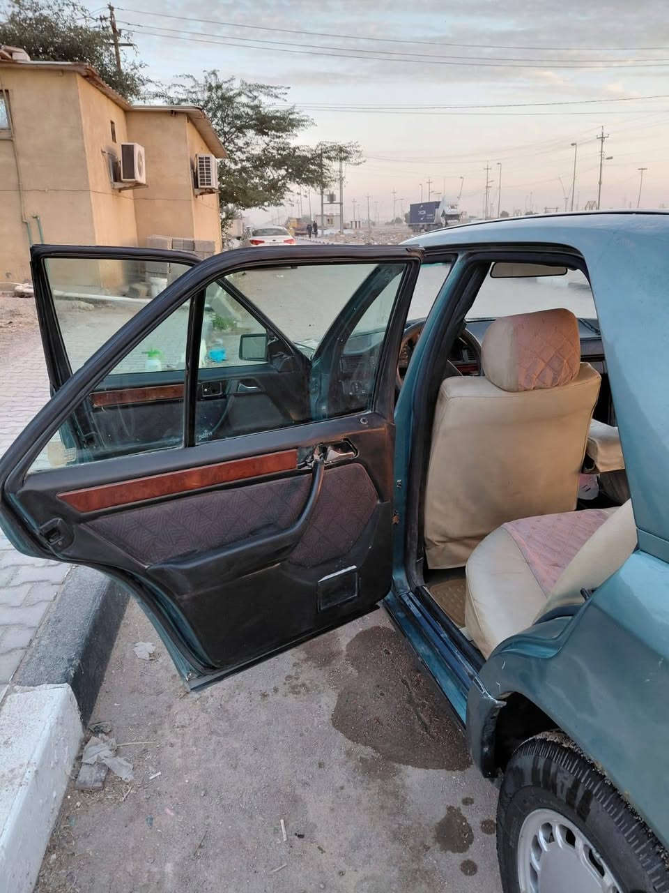 السلام عليكم مارسدس دب موديل ٨٦ محدث سنويتها ساقطه مكينتها vvti 2.5  كفاله والكير كفاله حدادتها خير من الله
تبريدها شغال ترايدك وين مايعجبك مصبوغ عام للجماليه  

السعر 55 بيها مجال وانا بالخدمه السياره مال بيت ابد ما متعوبه من الدوام للبيت .. مطلوبه 4 اوراق ينقص من سعرها 

***********
