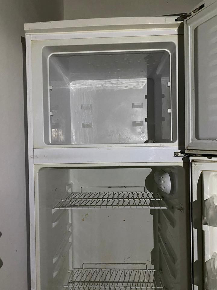 سلام عليكم ثلاجه للبيع. سعره 150 رقم *********** مكان حي الكفاءات القادسية
