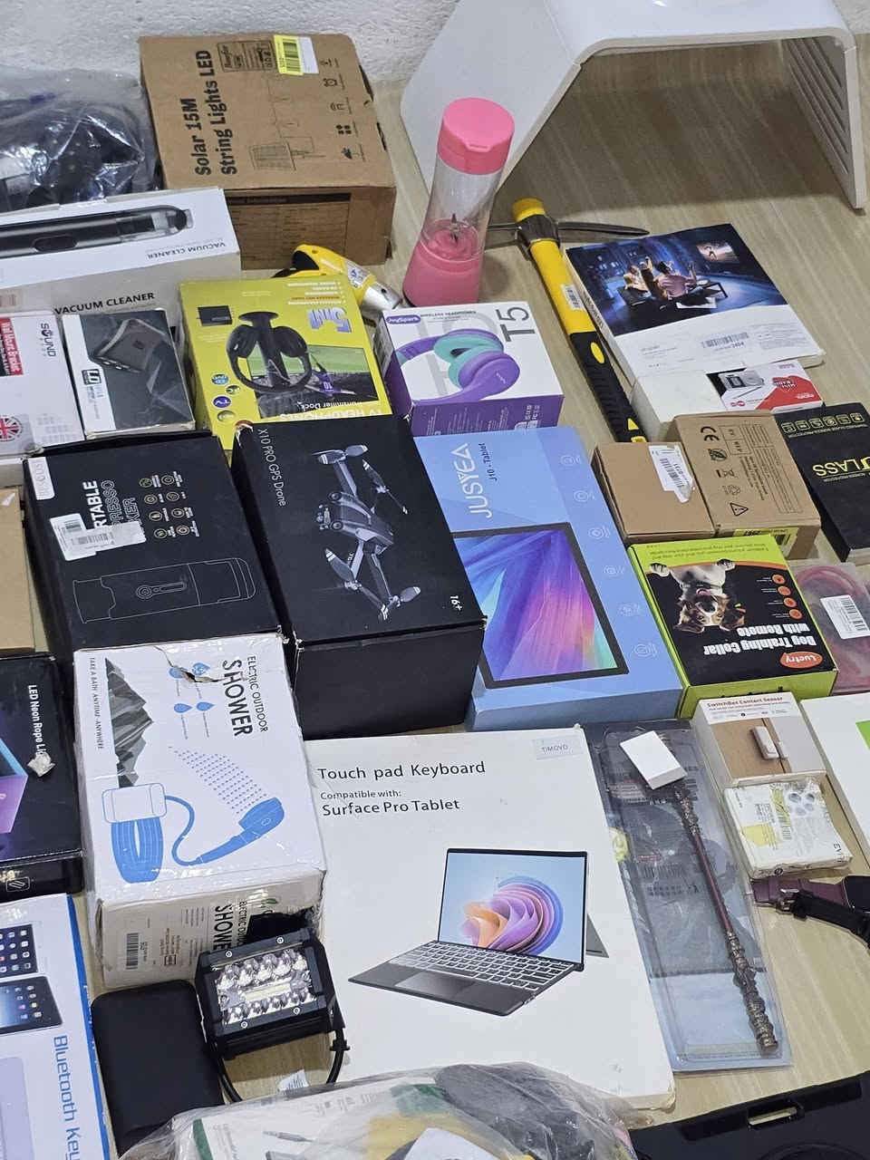 شلعه بيه ٥٥ قطله تقريبا بيه ايباد ودرون x١٠برو وبيه سيارات حترافيه ثنين وبيه مكينه قهوه وبيه هواي قراض اخوان مزاد وبلعافيه علياخذه


**إذا كنت صاحب هذا الإعلان وتريد حذفه لأي سبب، رجاءا أرسل رسالة إلى الدعم الفني**
