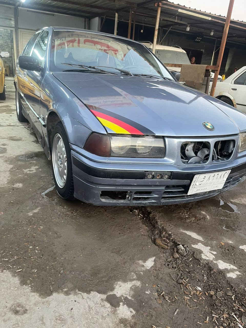 السلام عليكم بي ام موديل 94 كير مكينه كفاله بس صدرها شويه تعبان تحويل ثاني يوم مكاني بغداد البياع ***********
