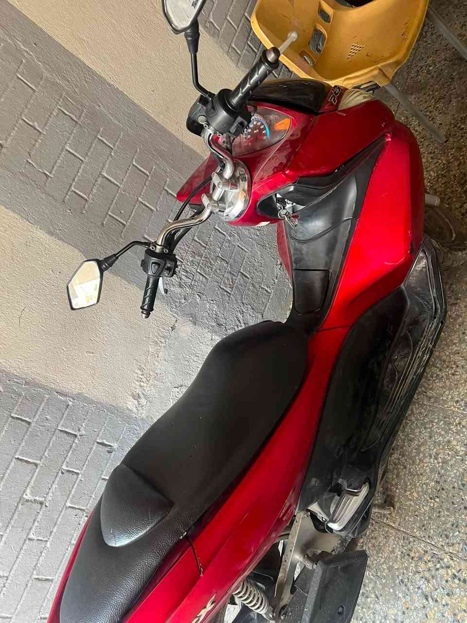 دراجه Pcx
جيل الاول
مكفول عامه
سعرها ٧٥٠
بيع مستعجل.    ***********
