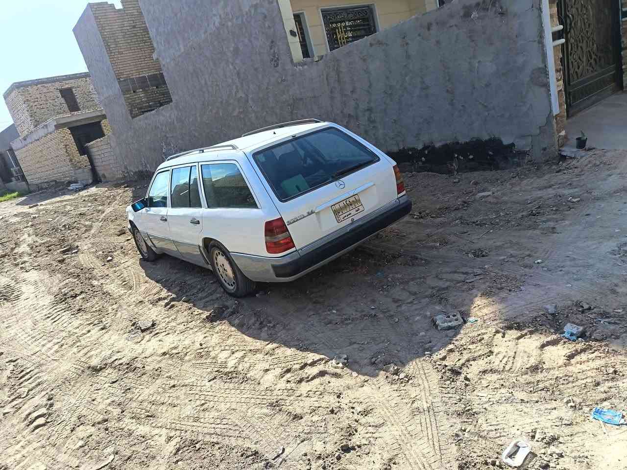 السلام عليكم ورحمة الله وبركاتة
مرسيدس ستيشن موديل 89 قواعد دبلات بلاد مصبوغه حزام دواخل جديده تبريد شغال  سياره جاهزه وجديده السعر 45وبيه مجال مكان السياره بابل ***********
