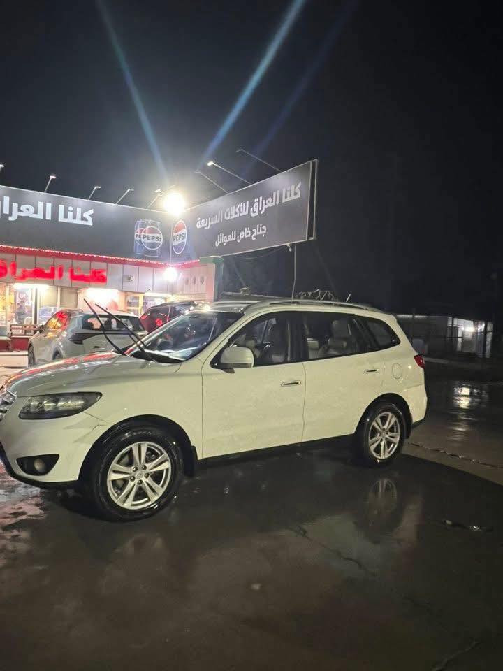 السلام عليكم سنتافي 2011  سته سلندر فول مواصفات بيها خمس قطع صبغ بدون دواخل رايدها129  مكاني واسط ***********
