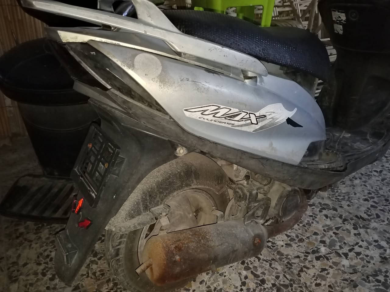 ماكس 140 للبيع او المراوس وانطي فرق
مكينه مجفته قبل 18 يوم خير من الله 
شلعه ومعدل بس دراجه مرتبه شايله روحها 

مشاكلها 
كلج خلفي يتبدل 
والاشاير بس تربطهن شغالات 
كصه ما بيها بس ولايت ما بيها 

بيش تخدمكم واذا اتريد اراوس
راسلني خاص


**إذا كنت صاحب هذا الإعلان وتريد حذفه لأي سبب، رجاءا أرسل رسالة إلى الدعم الفني**